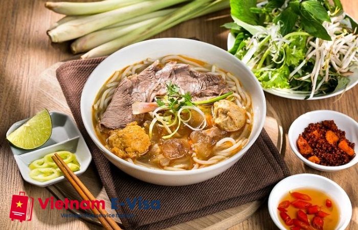 what are the top 5 foods in Vietnam? - Bun Bo Hue