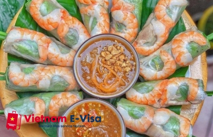 What to eat in Ho Chi Minh City - goi cuon
