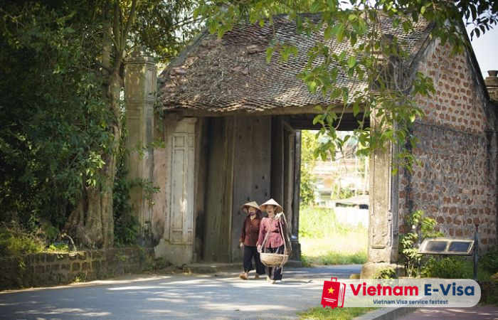 Top 10 trải nghiệm du lịch nên làm tại Hà Nội - làng đường lâm